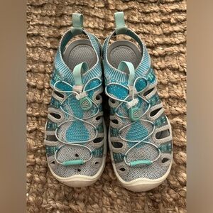 Keens Women’s Slip on Sandals Sneakers Hiking 7